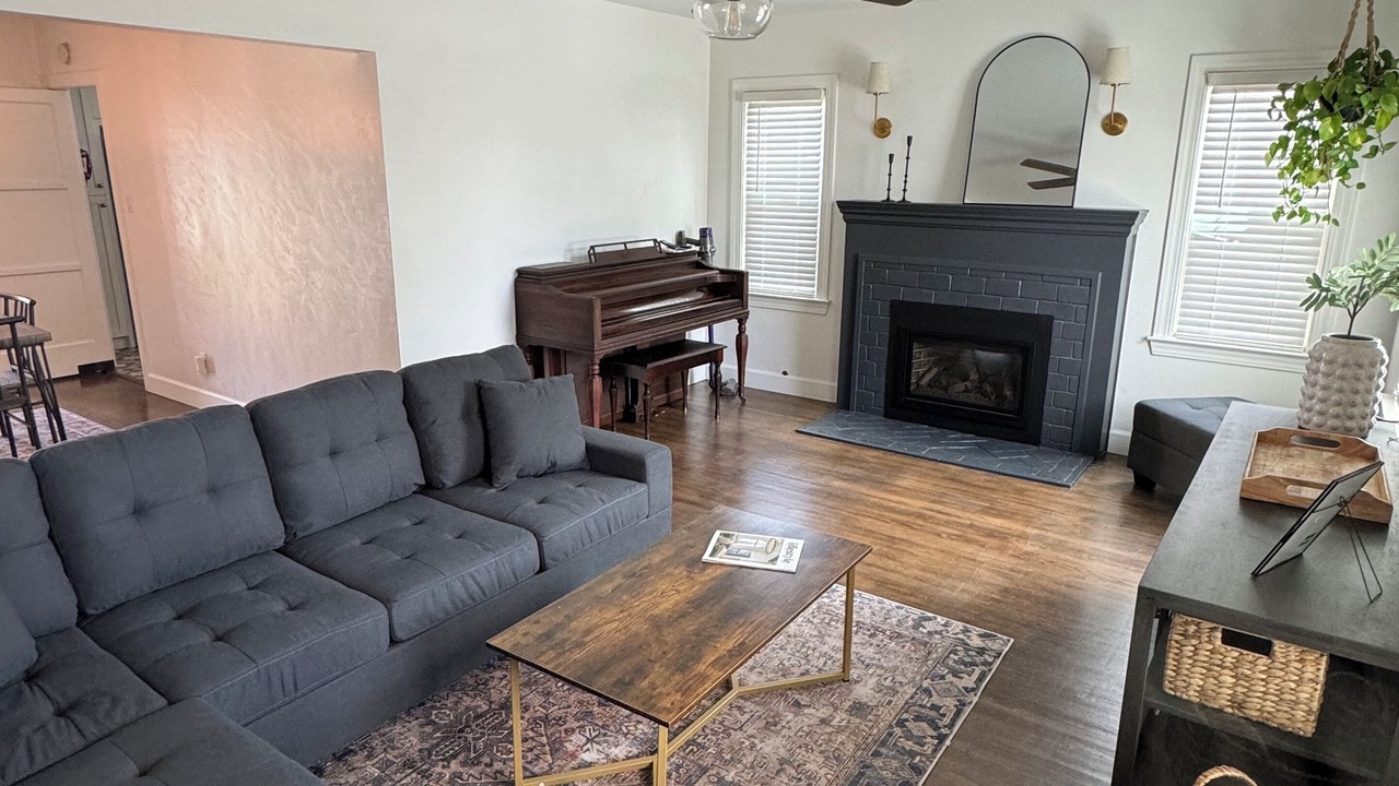 Photo of Livingroom in Tulare