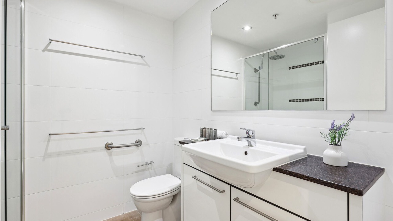 Photo of Bathroom in Broadbeach
