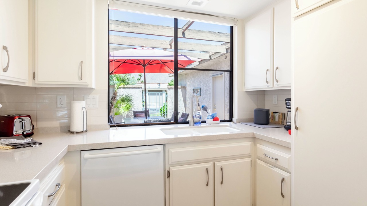 Photo of Kitchen in Sunrise Vista Chino