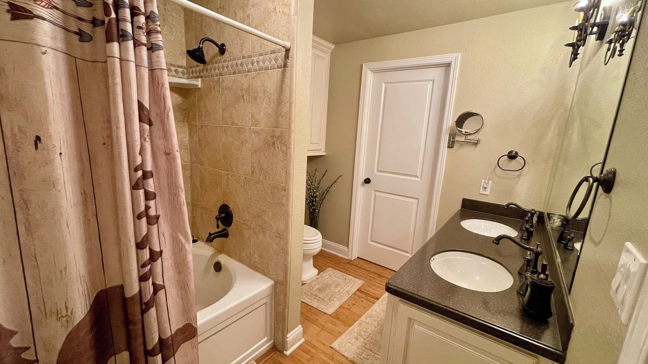 Photo of Bathroom in Glencoe