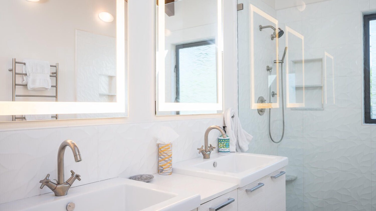 Photo of Bathroom in Happy Hill