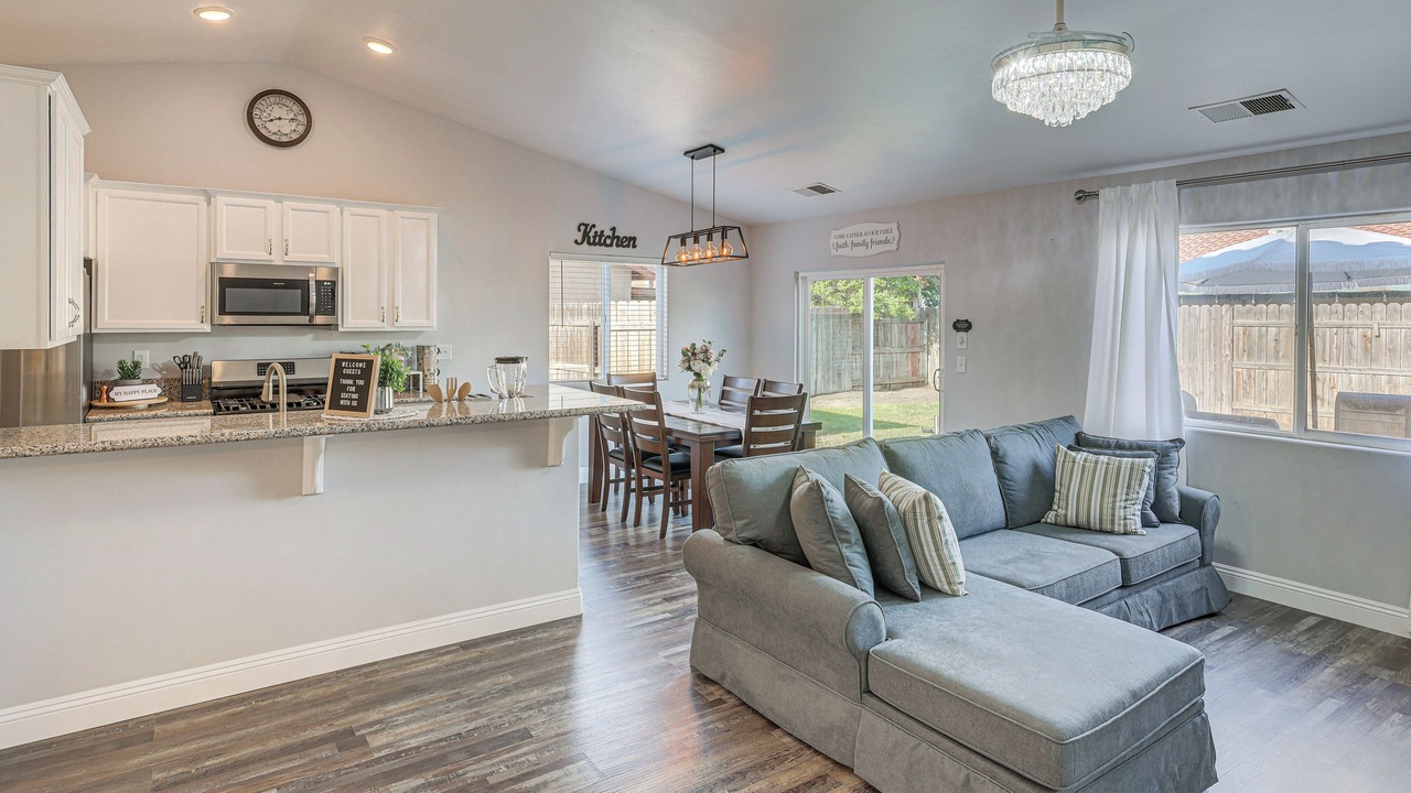 Photo of Livingroom in Pumpkin Center