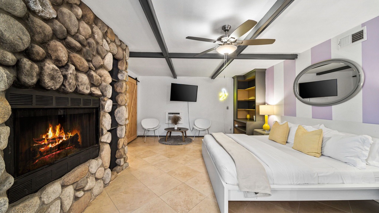 Photo of Bedroom in Racquet Club South