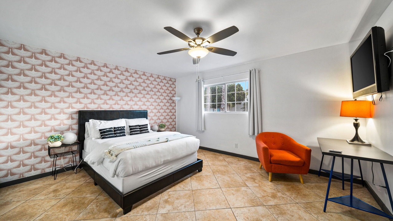 Photo of Bedroom in Racquet Club South