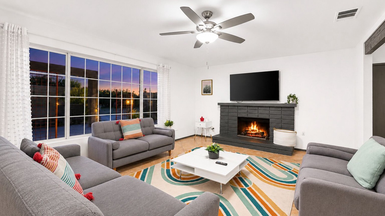 Photo of Livingroom in Racquet Club South
