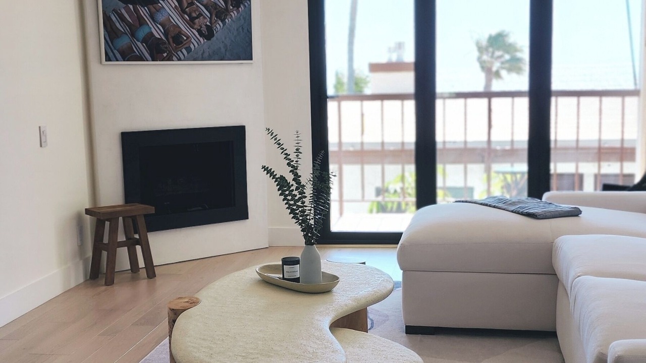 Photo of Livingroom in Central Malibu