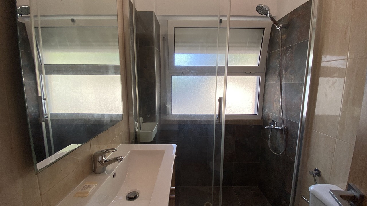 Photo of Bathroom in Laranjeiro