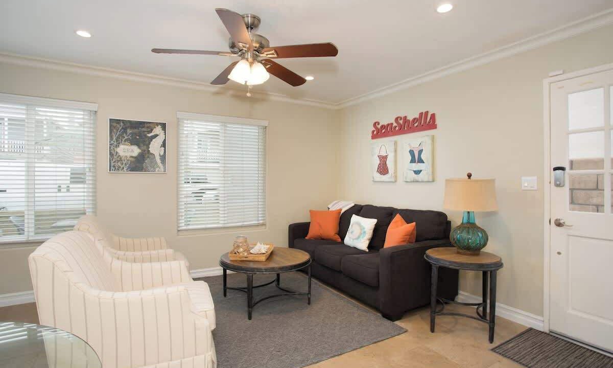 Photo of Livingroom in West Newport