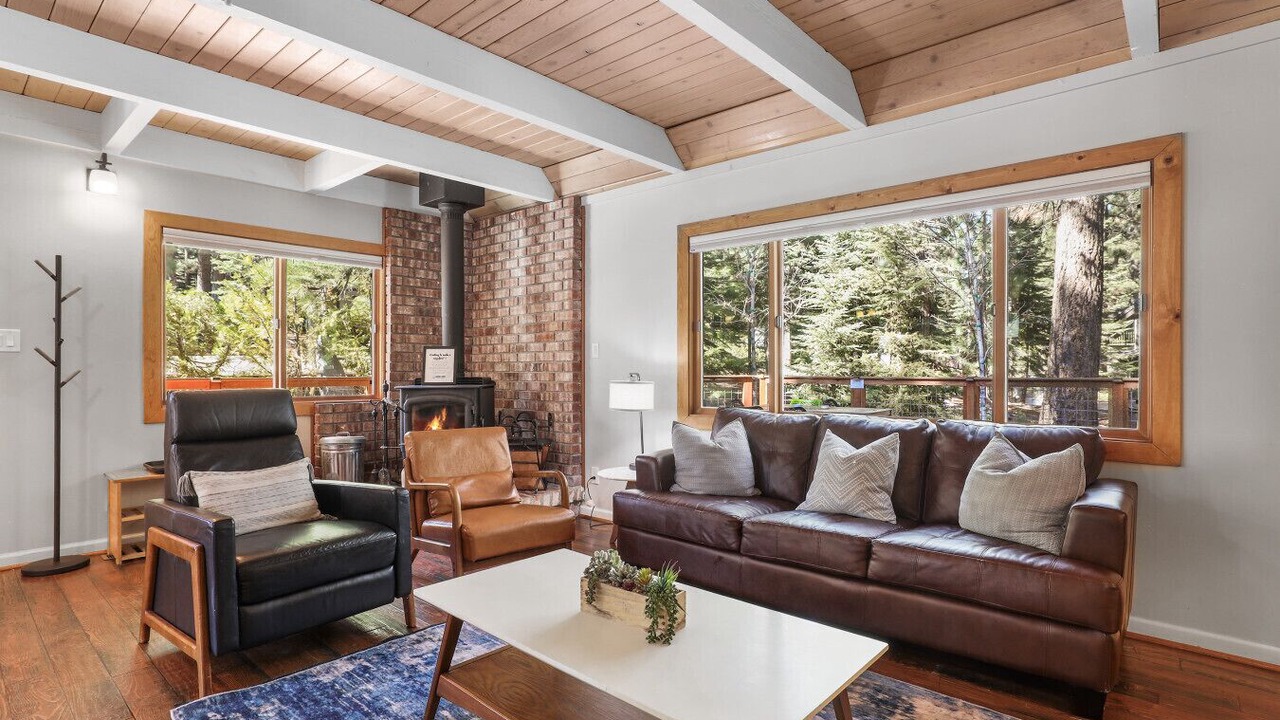 Photo of Livingroom in Pioneer Trail