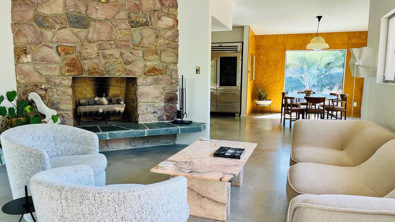 Photo of Livingroom in Deepwell Estates