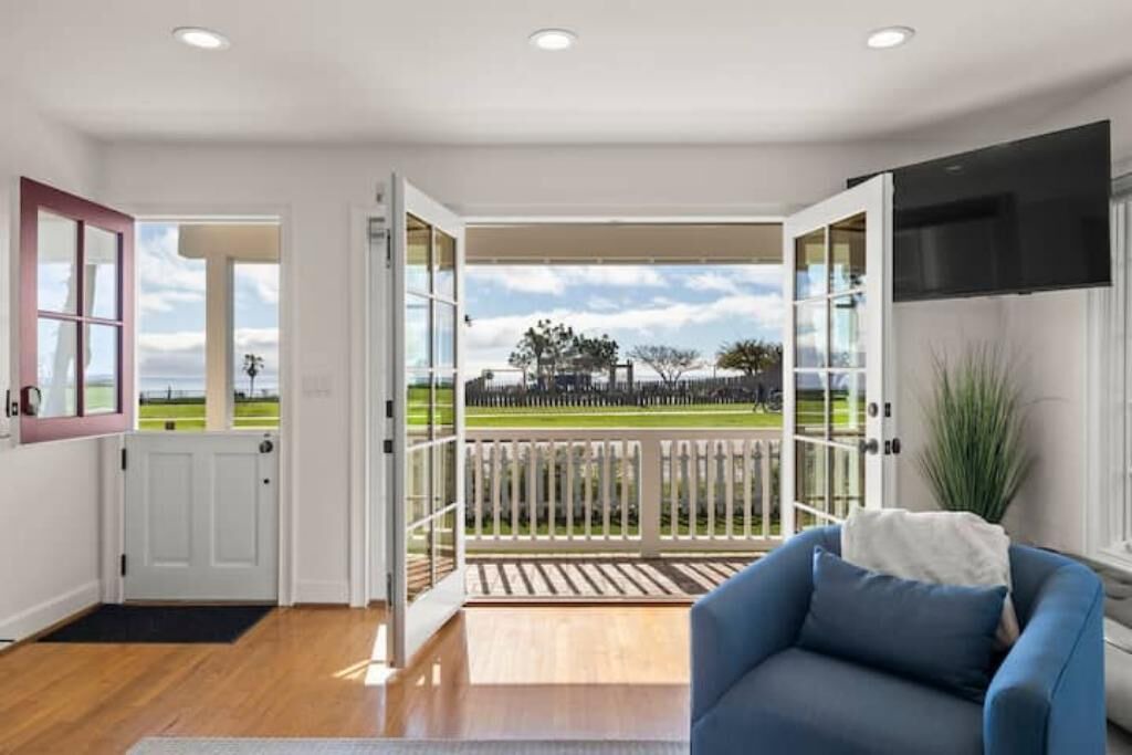 Photo of Livingroom in East Mesa