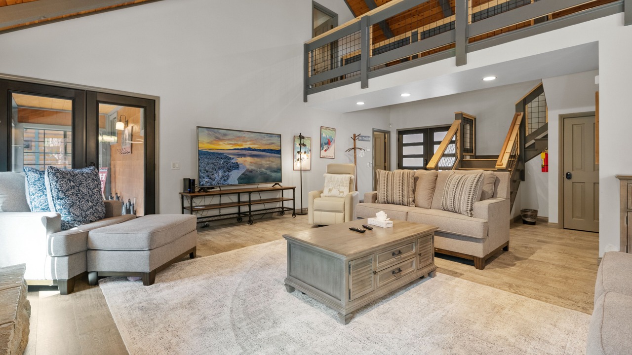 Photo of Livingroom in Evergreen Estates