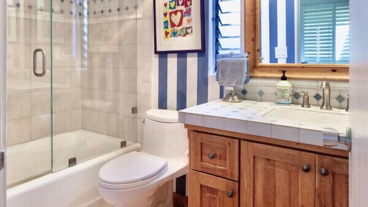 Photo of Bathroom in Carpinteria