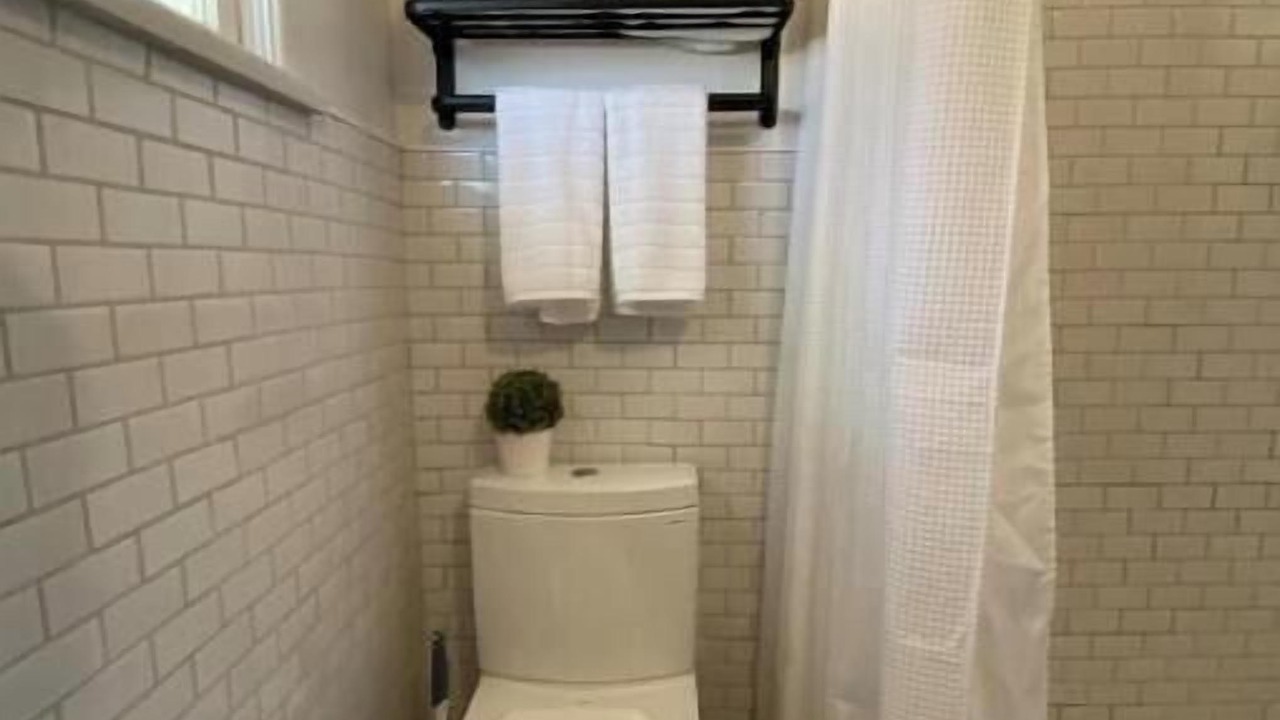 Photo of Bathroom in Needles