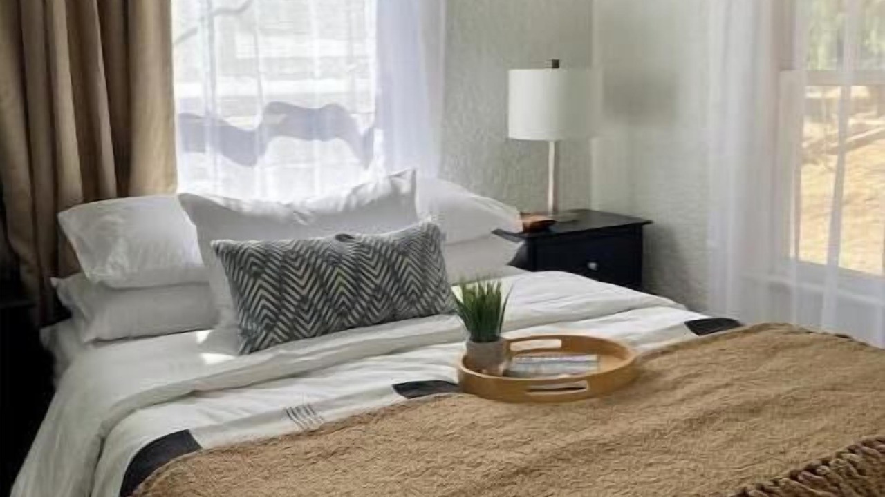 Photo of Bedroom in Needles