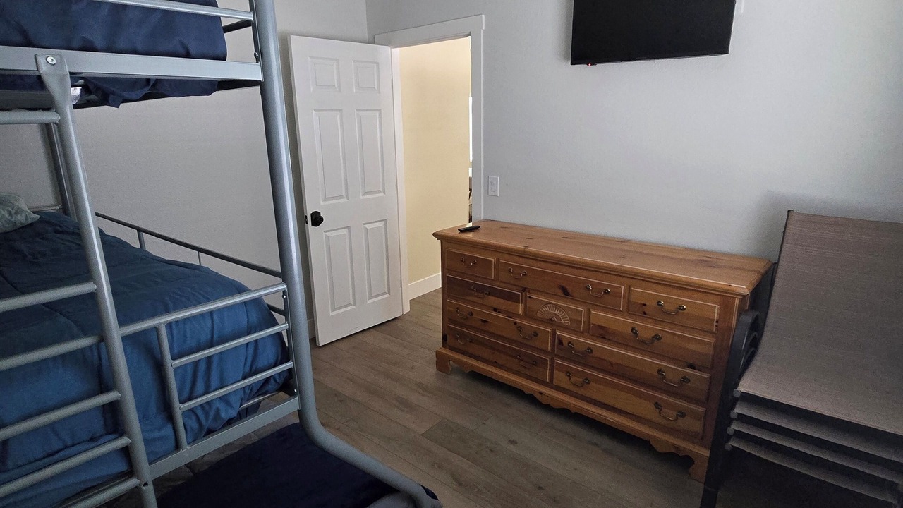 Photo of Bedroom in Needles