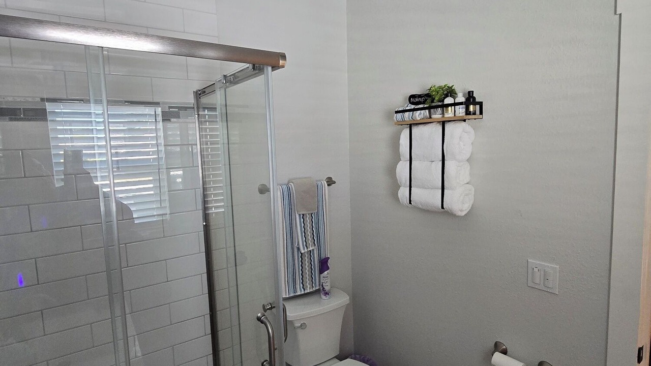 Photo of Bathroom in Needles