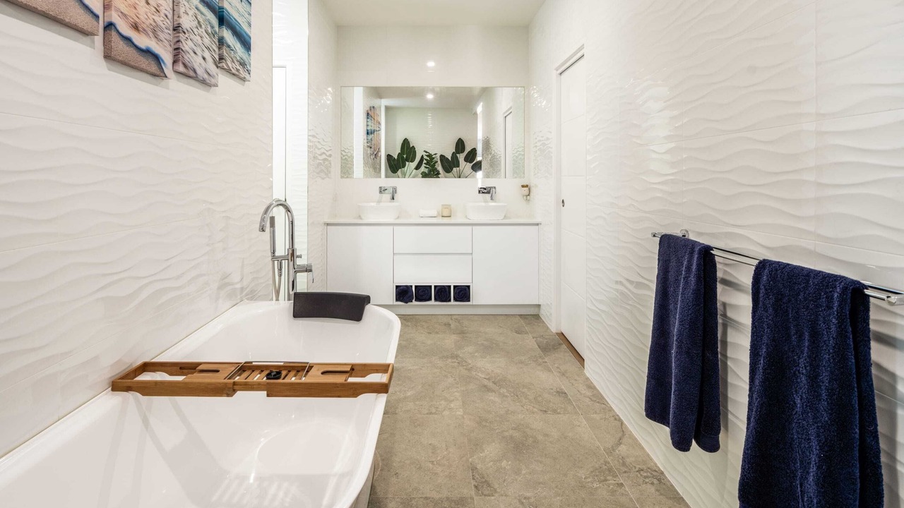 Photo of Bathroom in Golden Beach