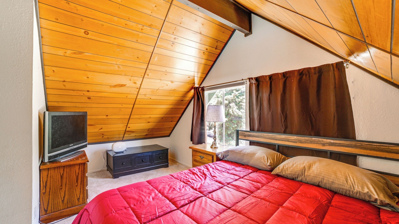 Photo of Bedroom in Frazier Park