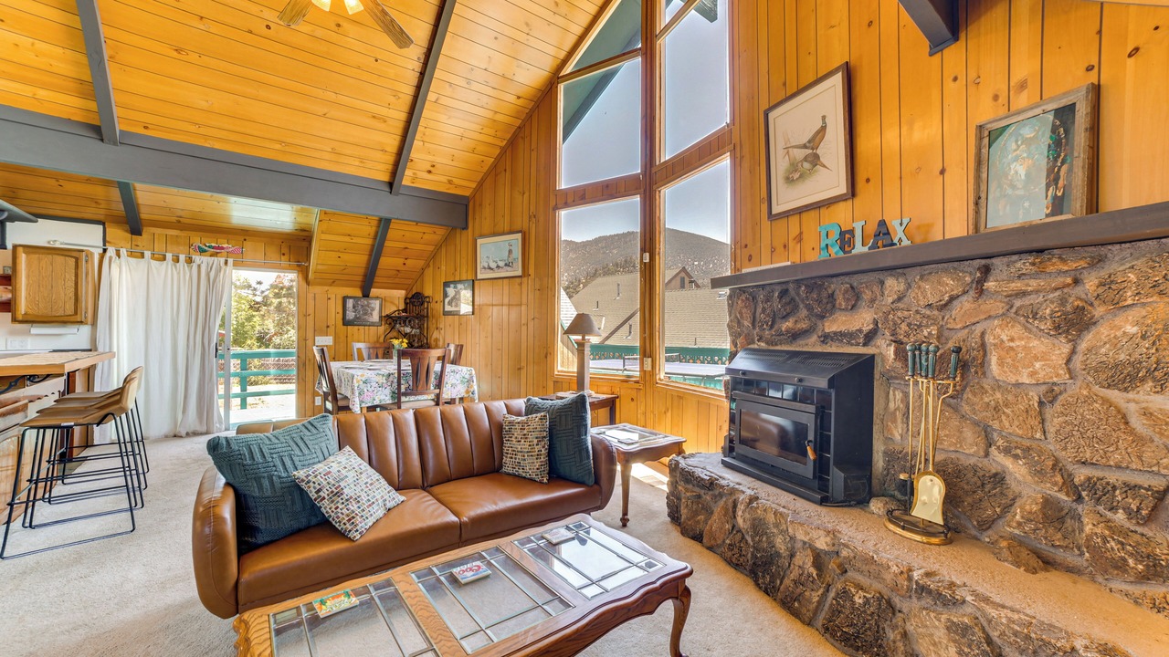 Photo of Livingroom in Frazier Park