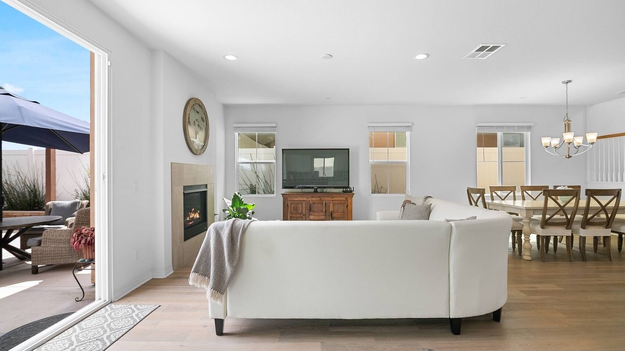 Photo of Livingroom in Allied Gardens