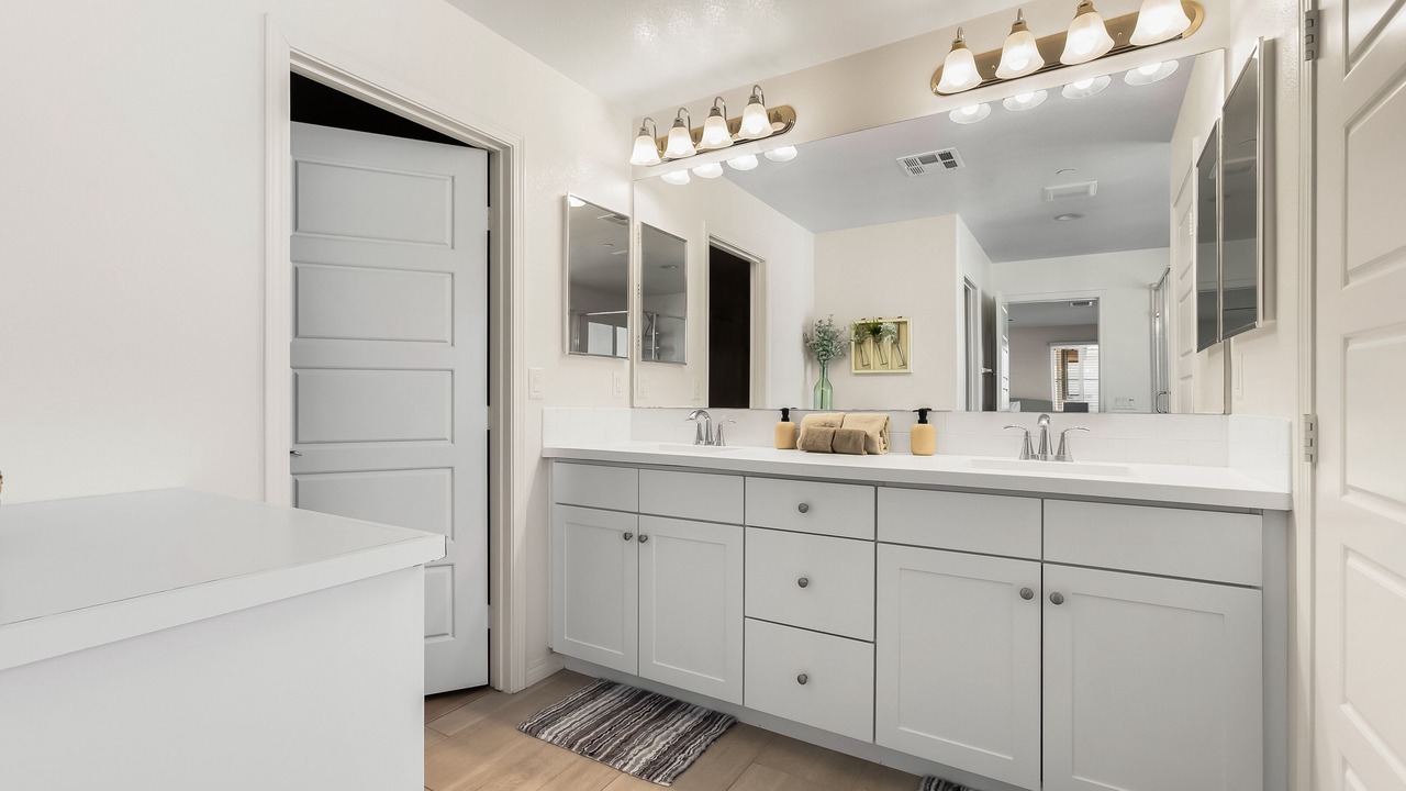 Photo of Bathroom in Allied Gardens