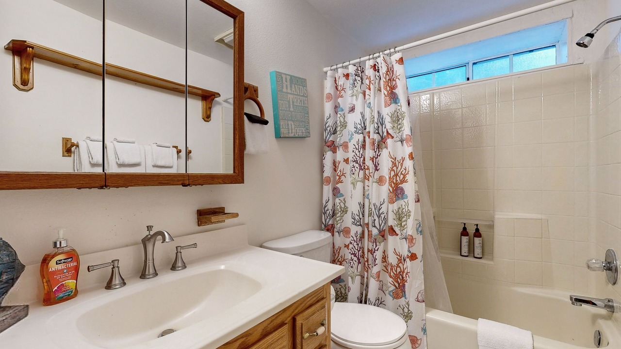Photo of Bathroom in Blue Jay