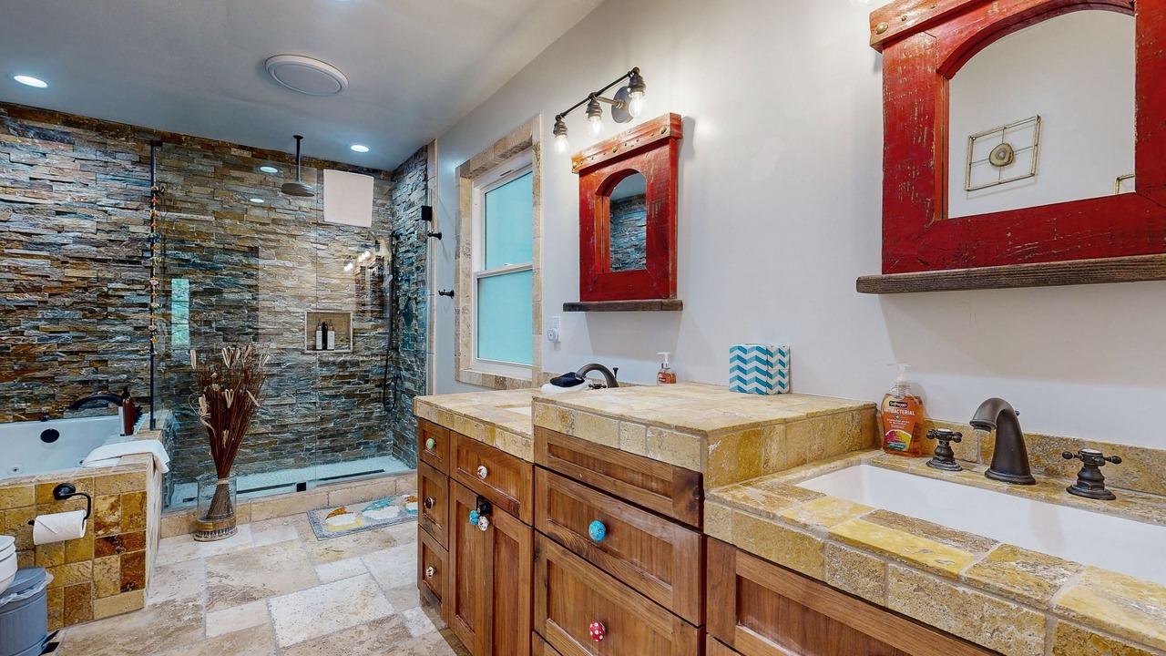 Photo of Bathroom in Blue Jay