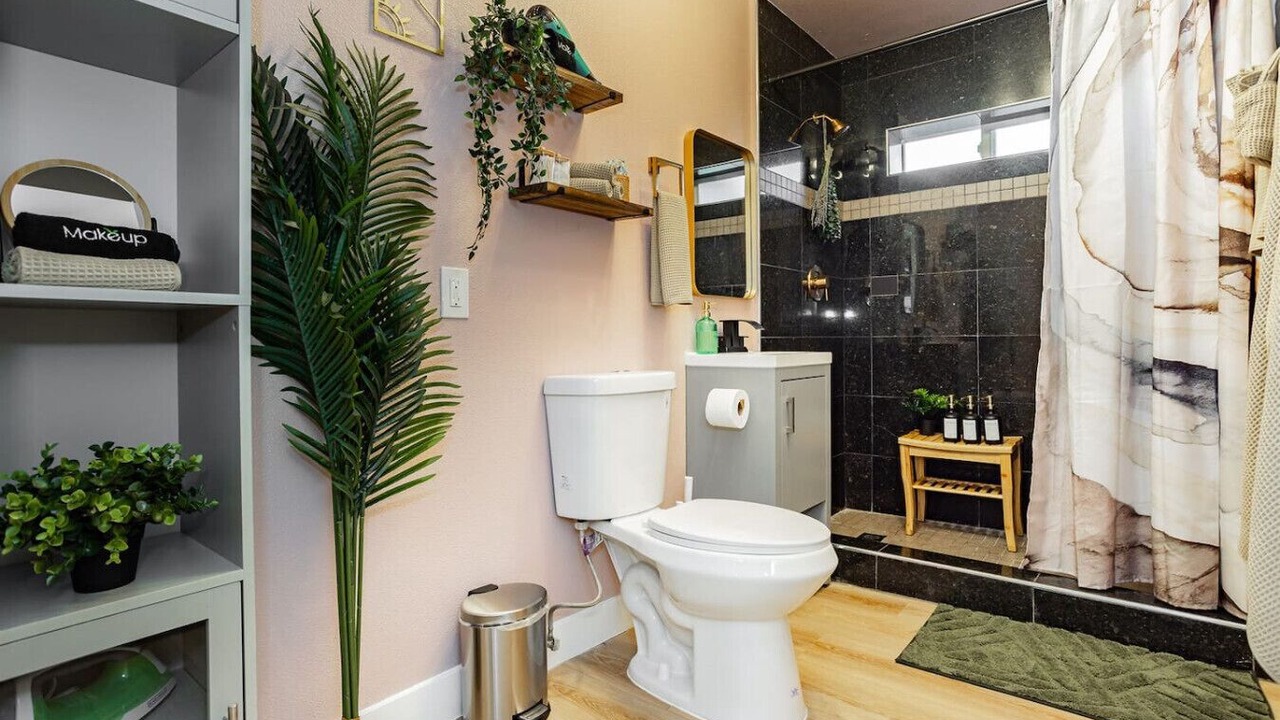 Photo of Bathroom in Gateway District