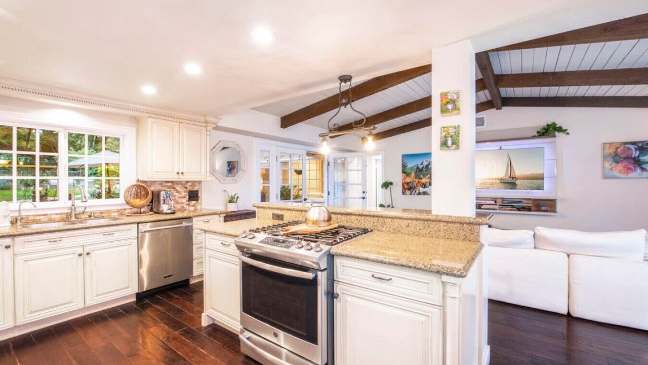 Photo of Kitchen in Hedgerow
