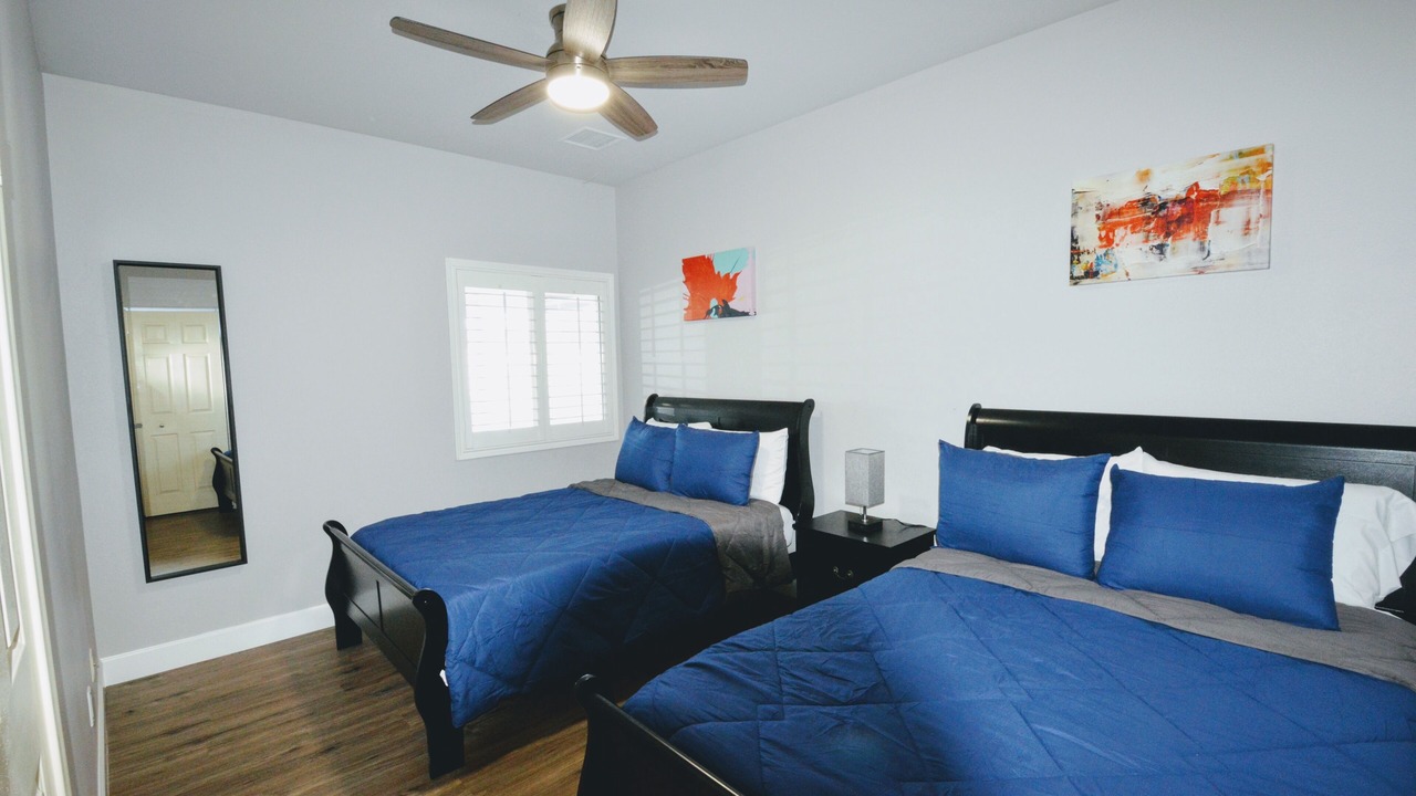 Photo of Bedroom in Racquet Club South