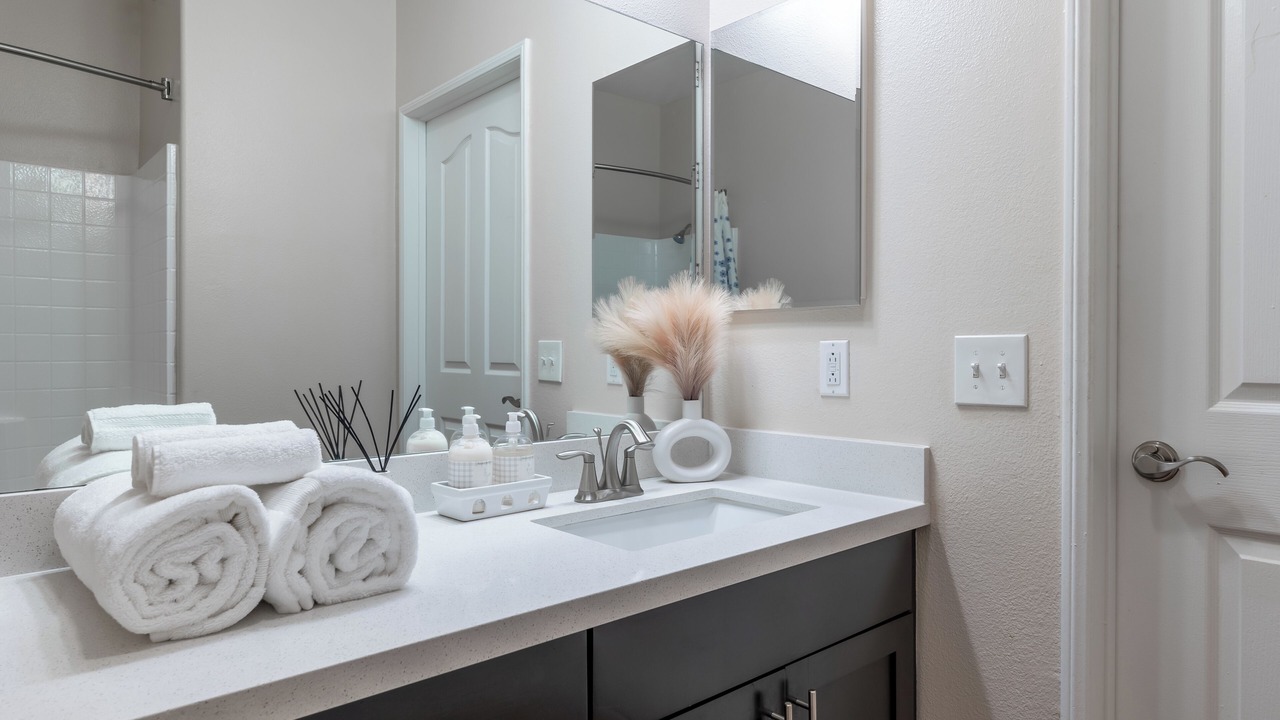 Photo of Bathroom in Ladera Heights