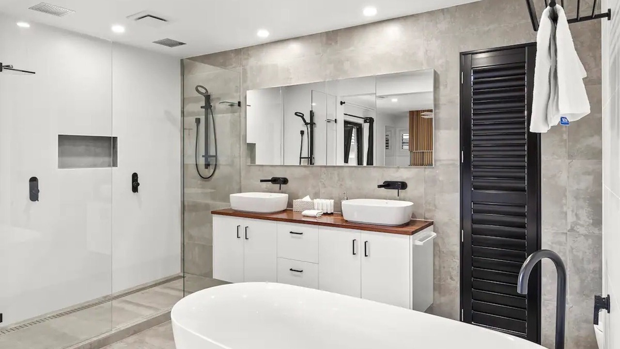 Photo of Bathroom in Mermaid Waters
