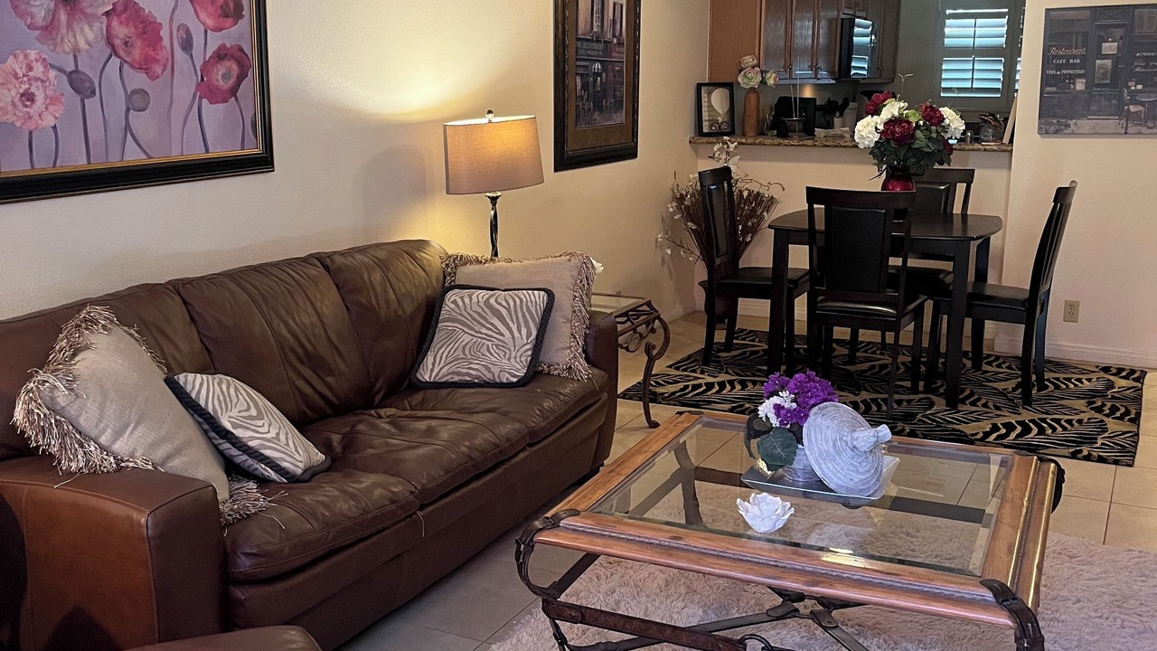Photo of Livingroom in Palm Desert