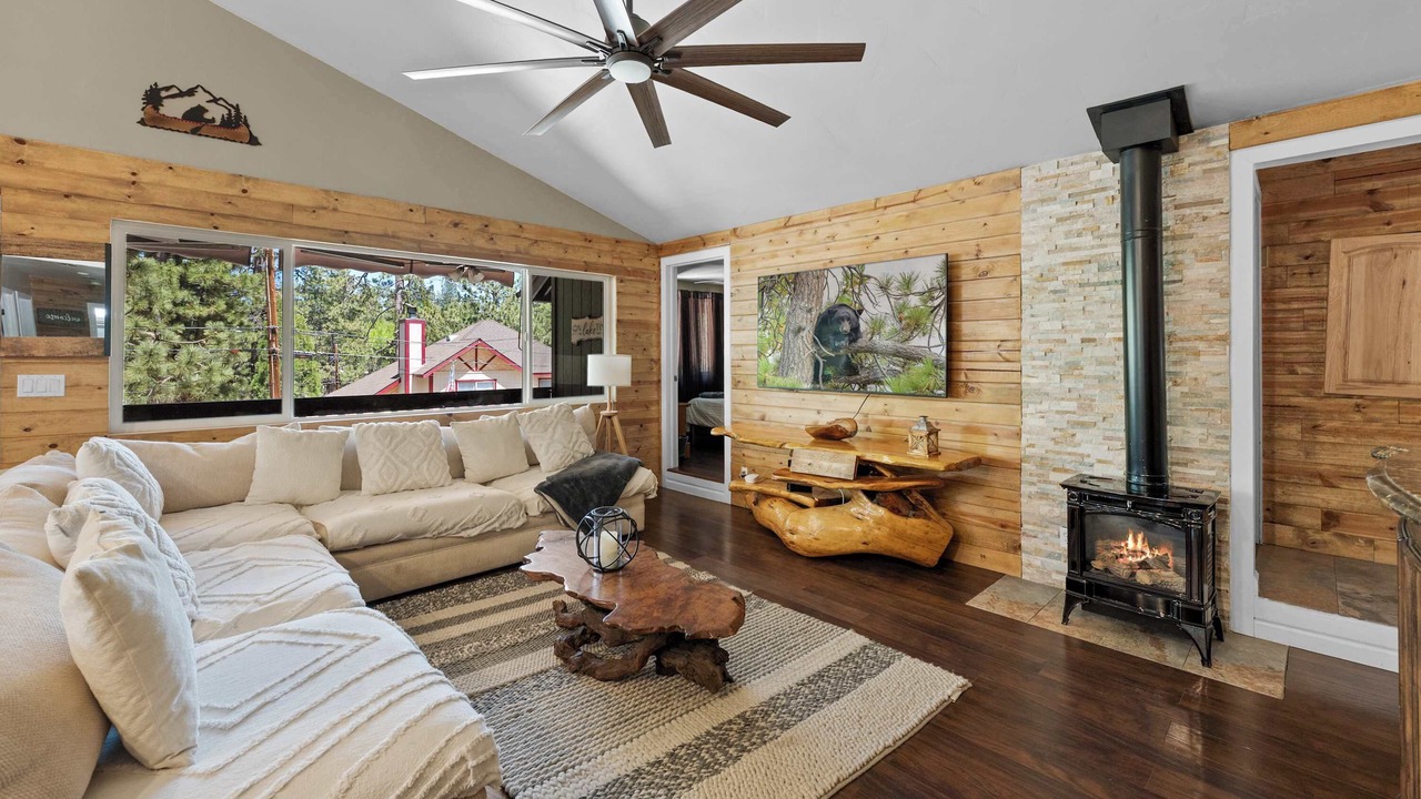 Photo of Livingroom in Big Bear Lake