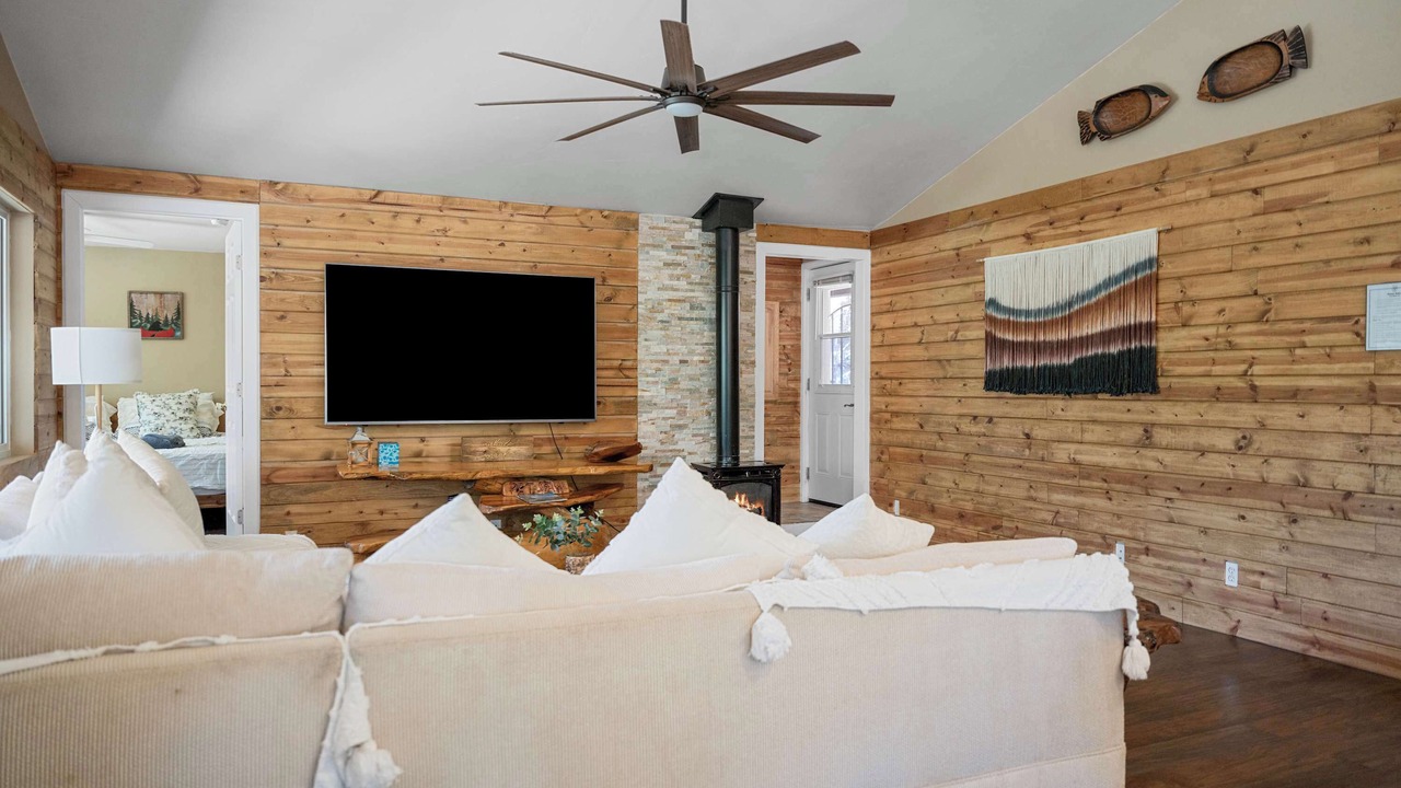 Photo of Bedroom in Big Bear Lake