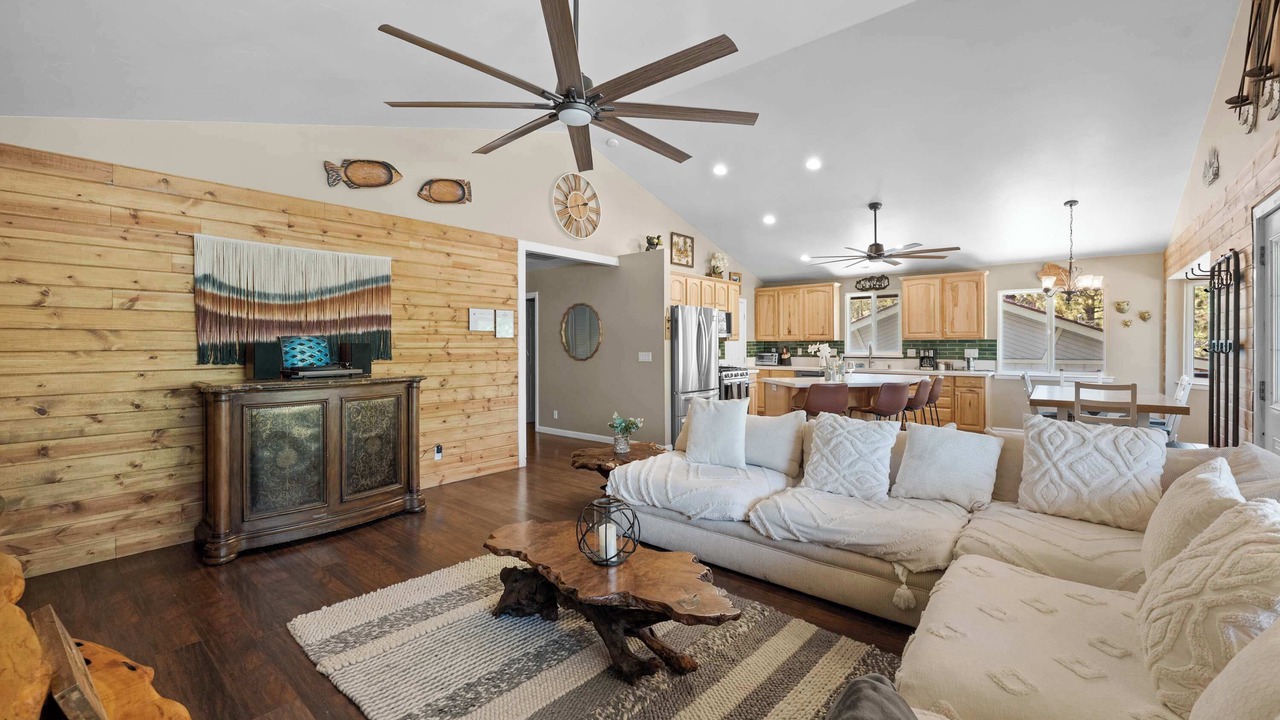 Photo of Livingroom in Big Bear Lake