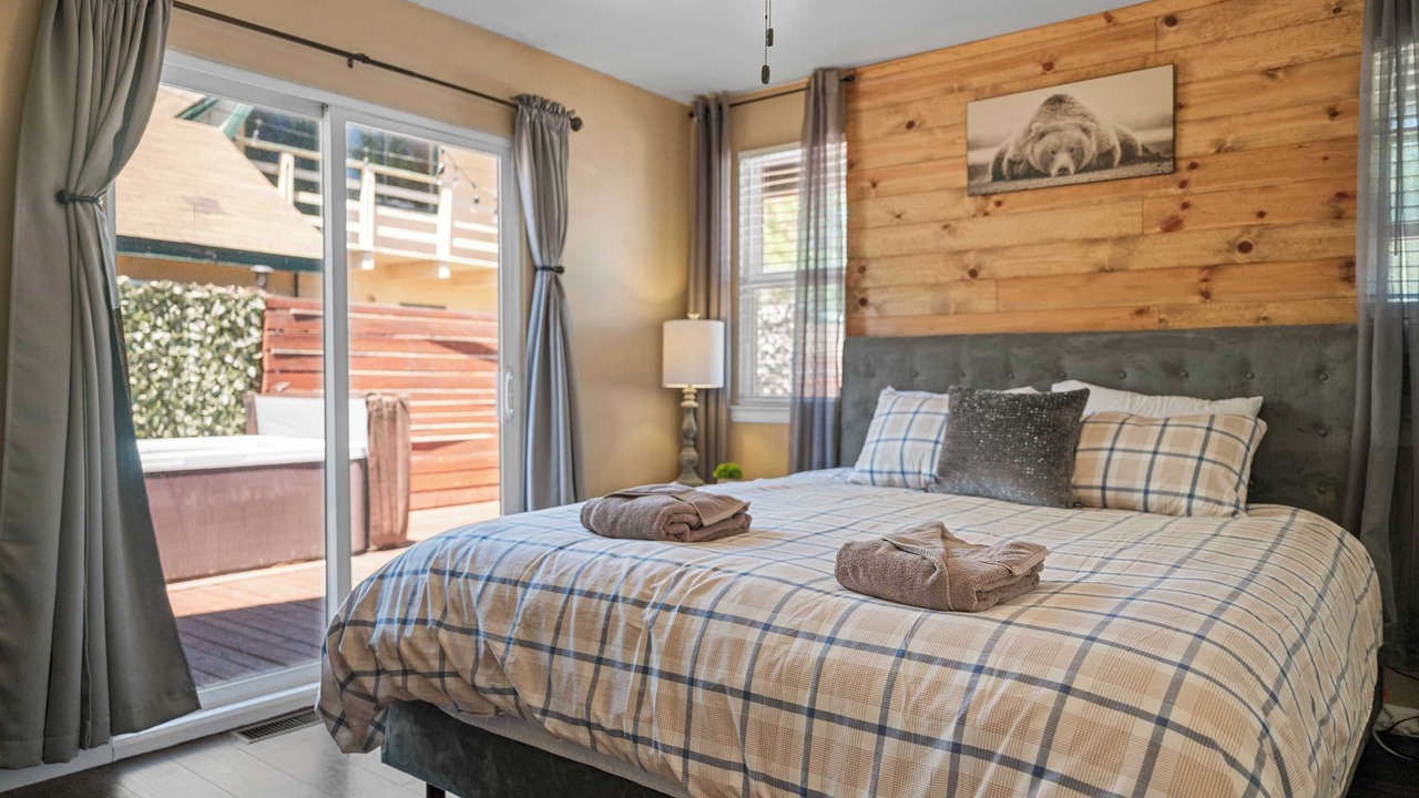 Photo of Bedroom in Big Bear Lake