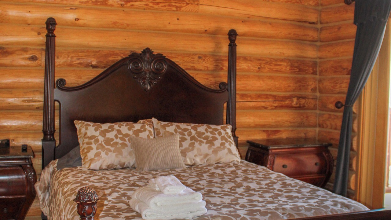 Photo of Bedroom in Kernville