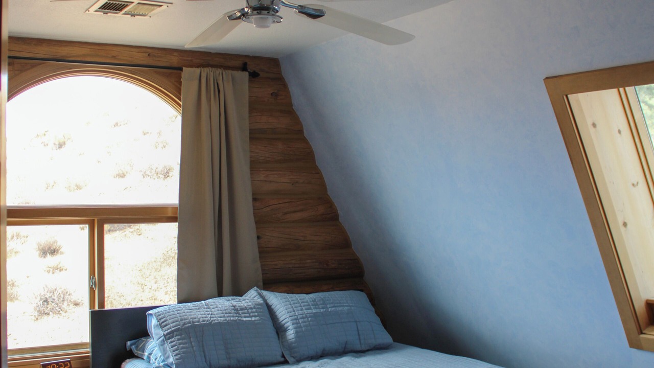 Photo of Bedroom in Kernville