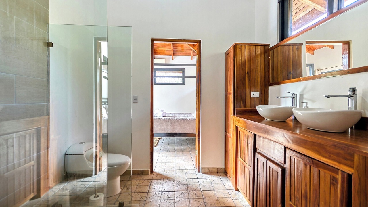 Photo of Bathroom in Huacas