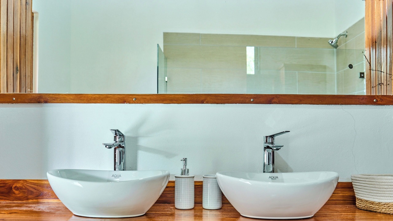 Photo of Bathroom in Huacas