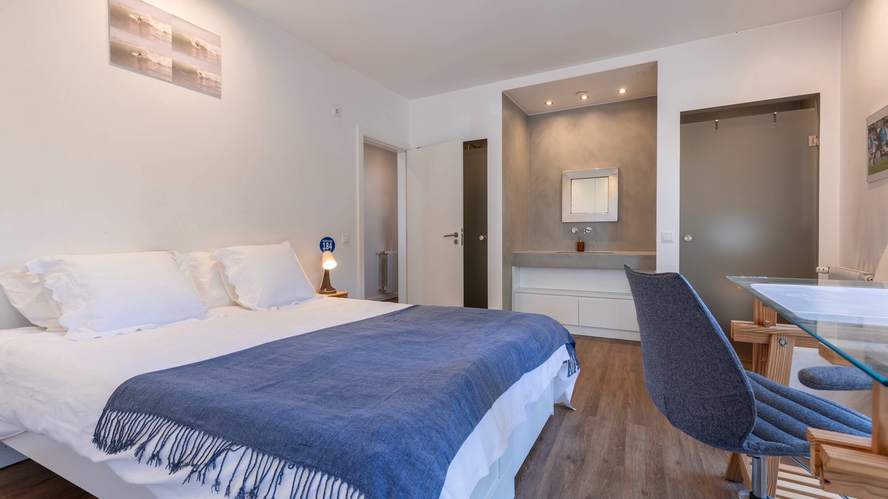 Photo of Bedroom in Cascais