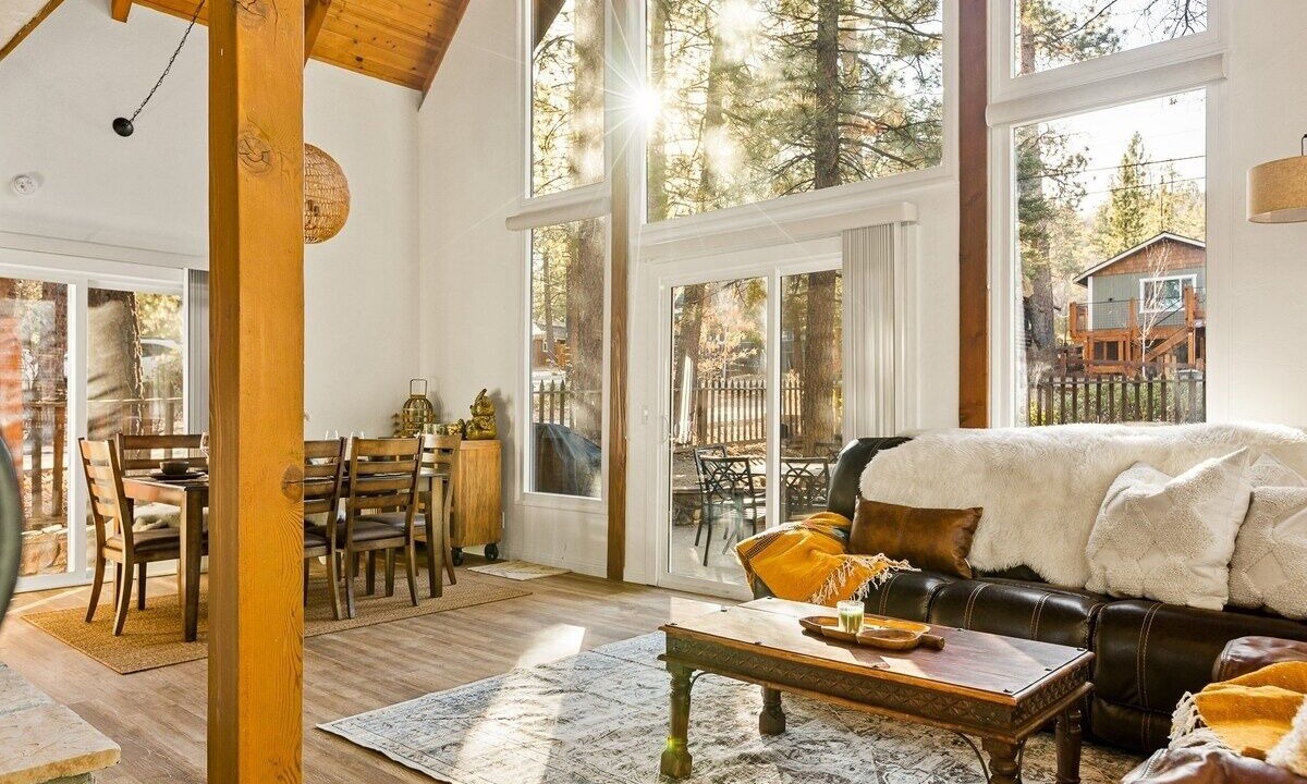 Photo of Livingroom in Evergreen Estates