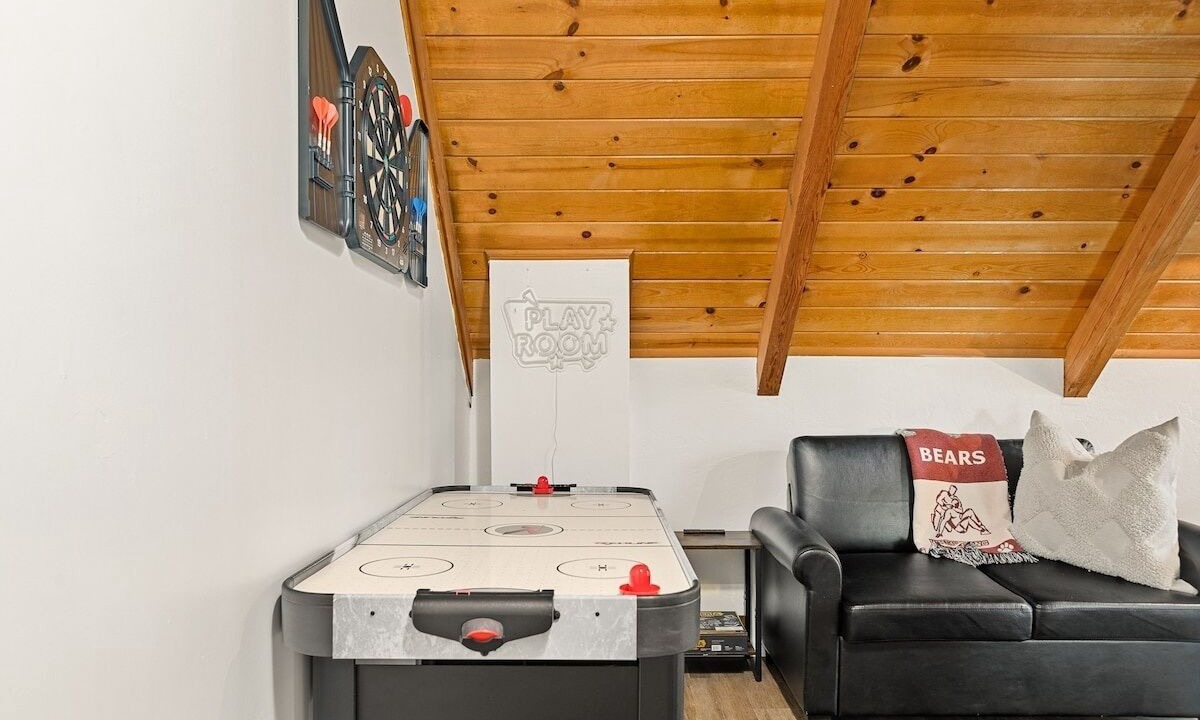 Photo of Bedroom in Evergreen Estates