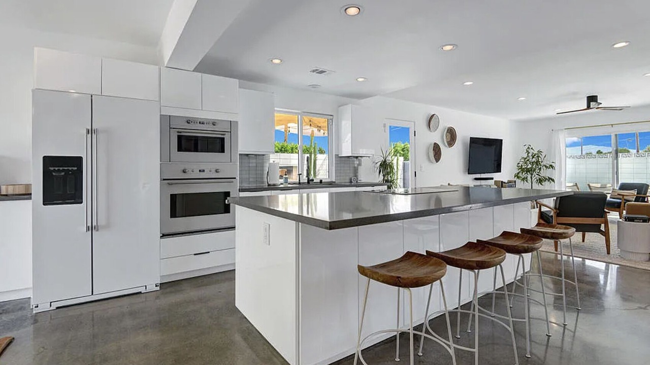 Photo of Kitchen in Racquet Club West