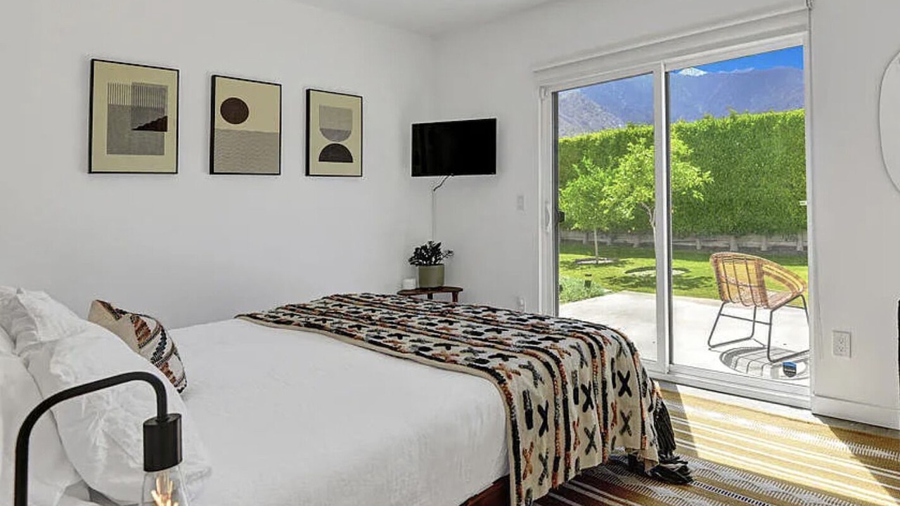 Photo of Bedroom in Racquet Club West