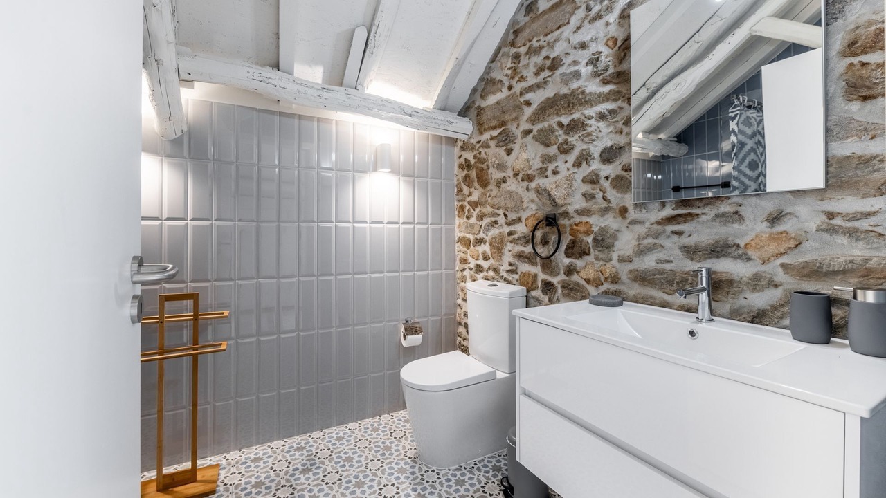 Photo of Bathroom in Lamego