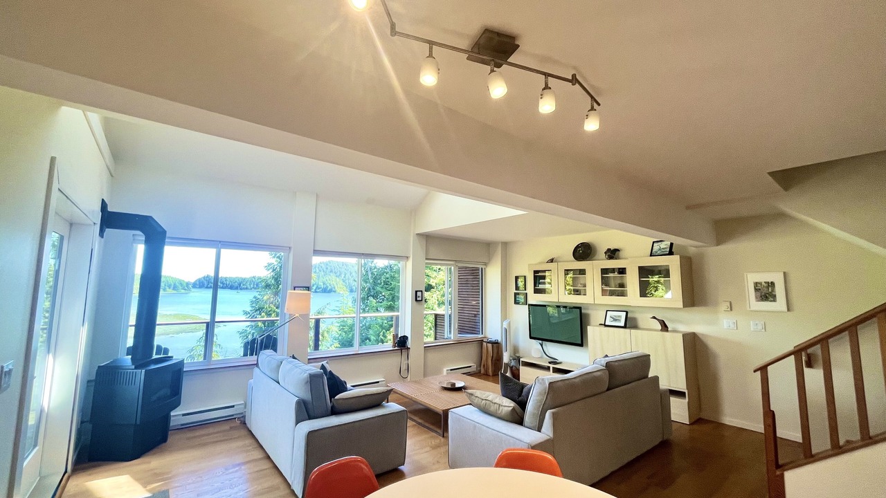 Photo of Livingroom in Ucluelet
