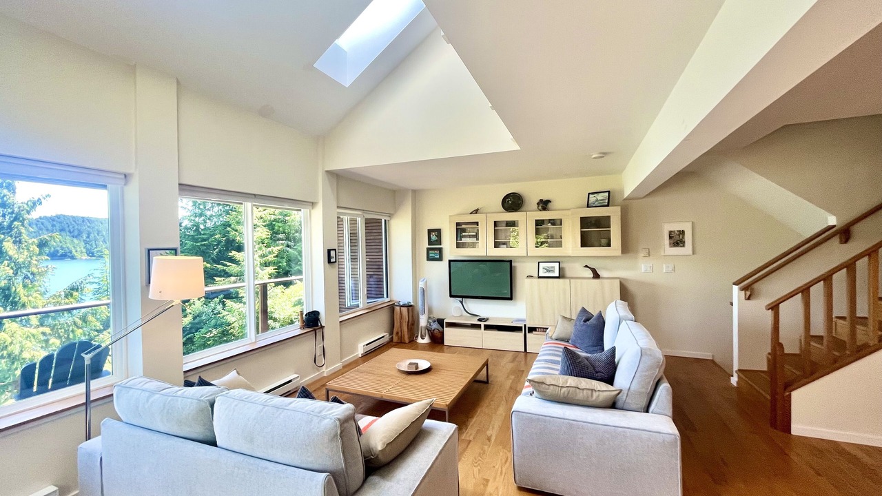Photo of Livingroom in Ucluelet